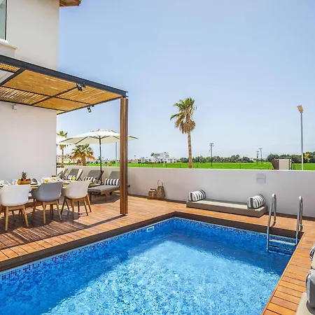 Chris Le Mare Luxury *