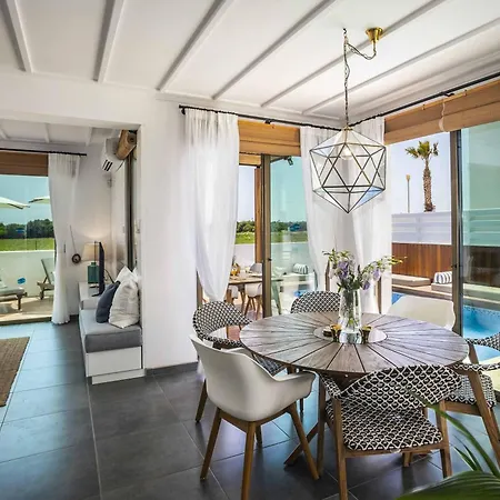 Villa Chris Le Mare Luxury Paralimni